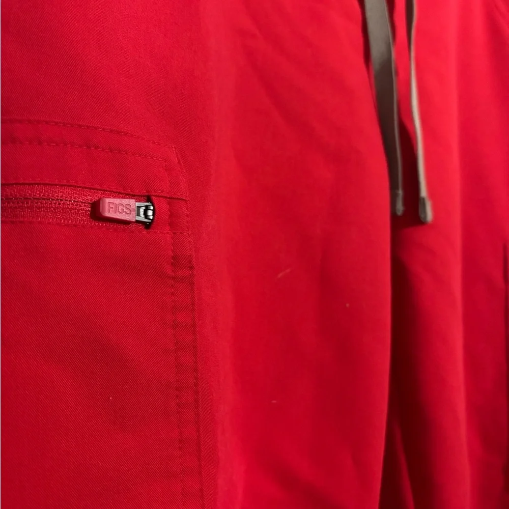 Figs Women’s Pop Red Yola Skinny Scrub Pant in size Small - Picture 3 of 10